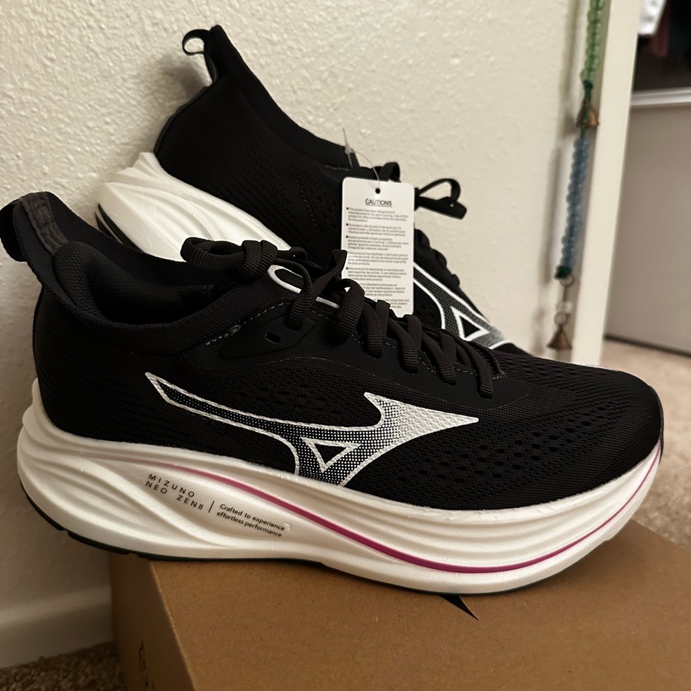 Mizuno Neo Zen 2 Women’s Running Shoe 10 (9.5) - Picture 2 of 7